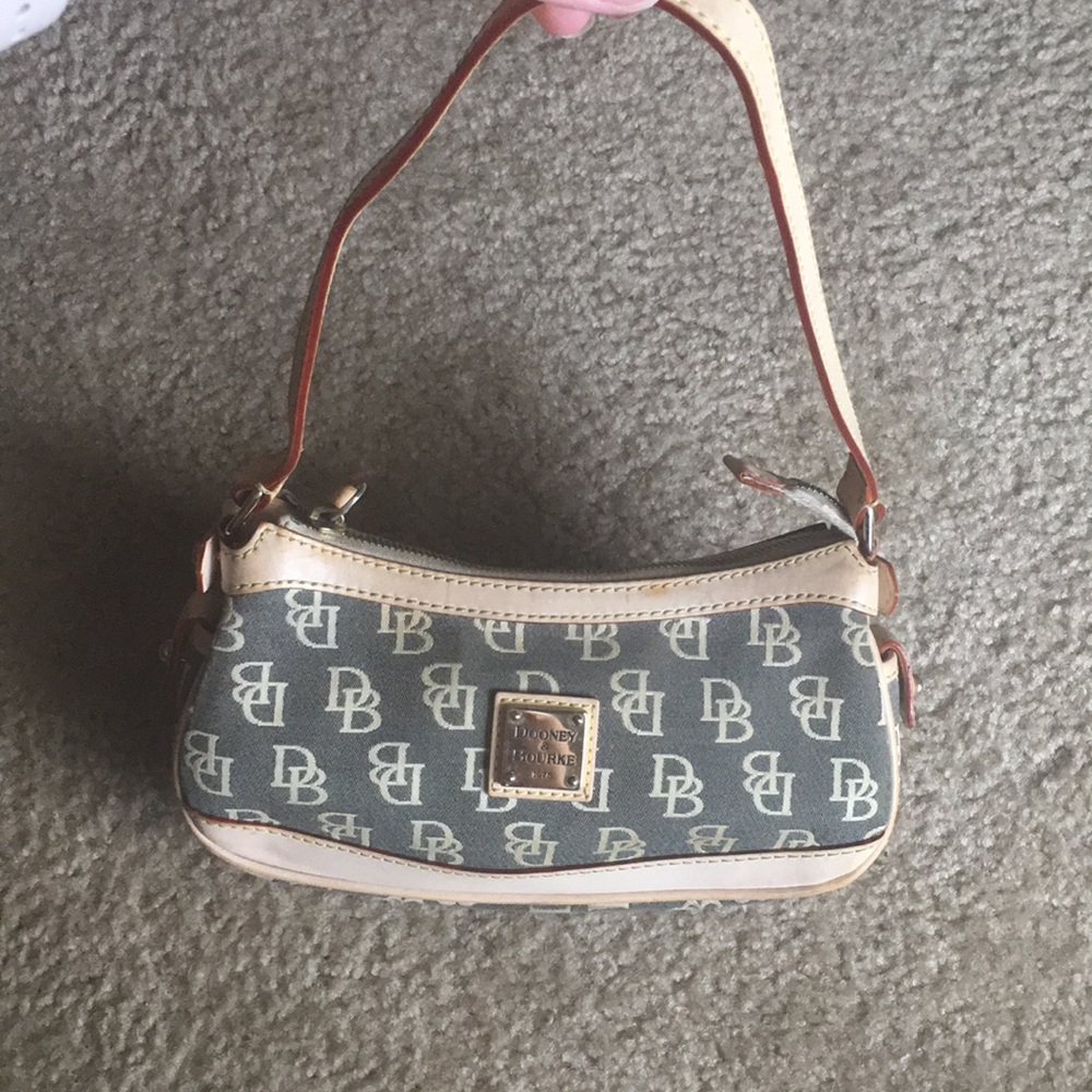 Dooney & Bourke purse